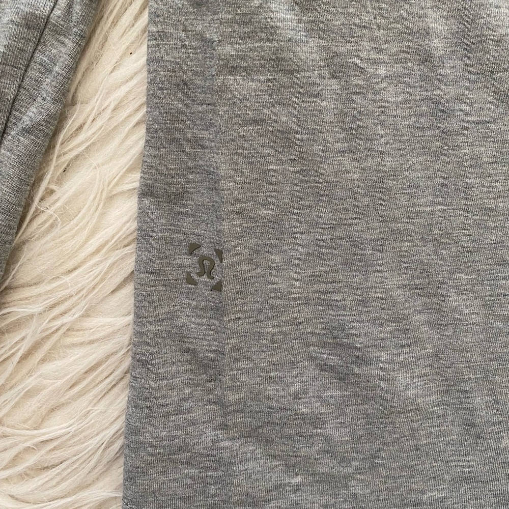 Lululemon 5 Year Basic Long Sleeve Henley Heather Gray Athleisure Shirt - Picture 10 of 10